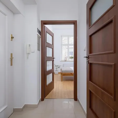 Silver Bliss - 1Br Apartment In The Old Town-3